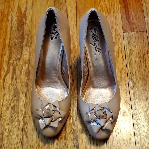 Anthropologie Ms. Albright Perfect Present Leather heels Sz 8 - Picture 1 of 5